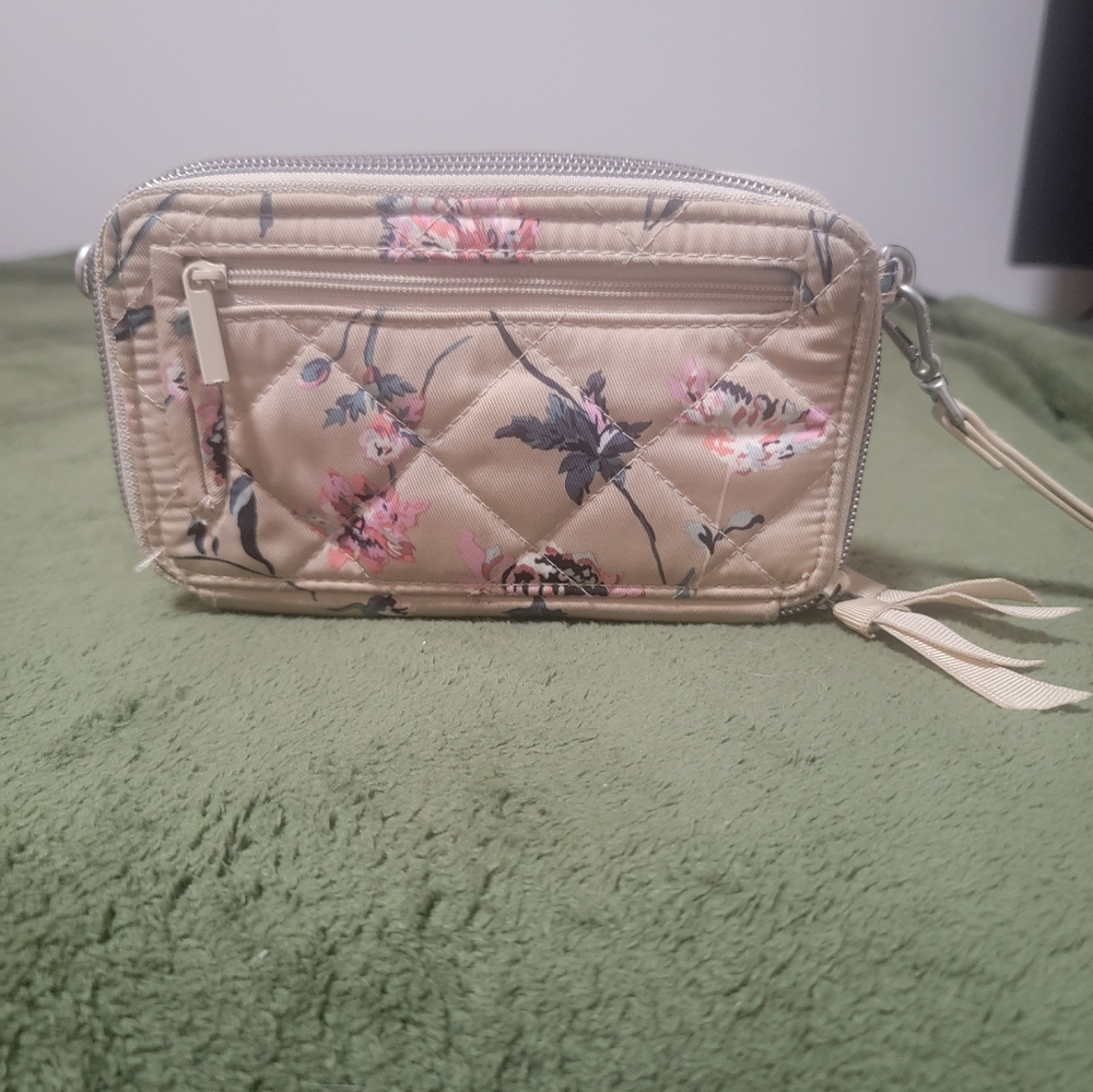 Vera Bradley Floral Beige Quilted Wristlet in Strawflowers - Picture 2 of 5